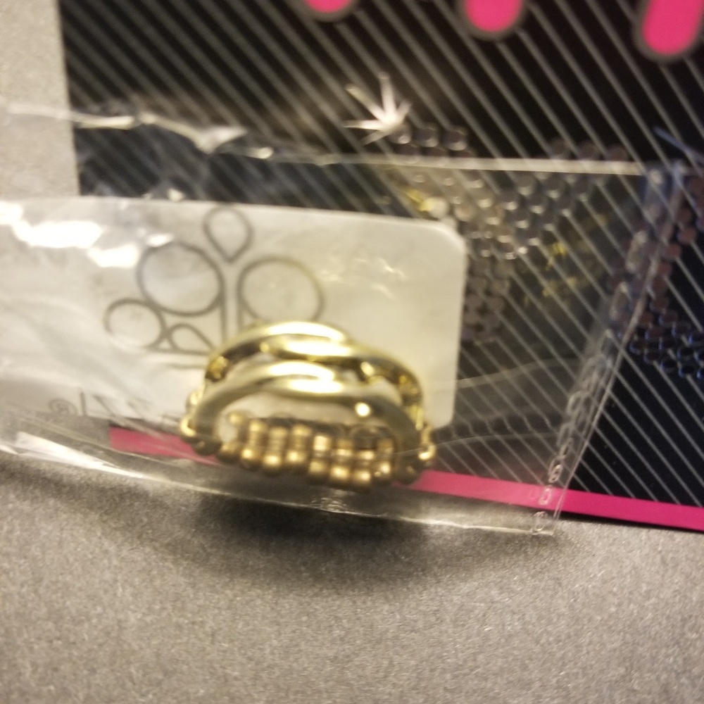 Ring - Picture 3 of 3
